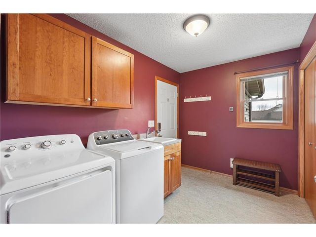 143 Heritage Trail, Houlton, WI 54082