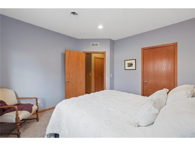 143 Heritage Trail, Houlton, WI 54082