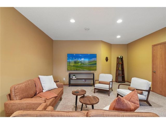 143 Heritage Trail, Houlton, WI 54082