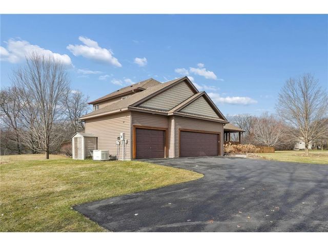 143 Heritage Trail, Houlton, WI 54082