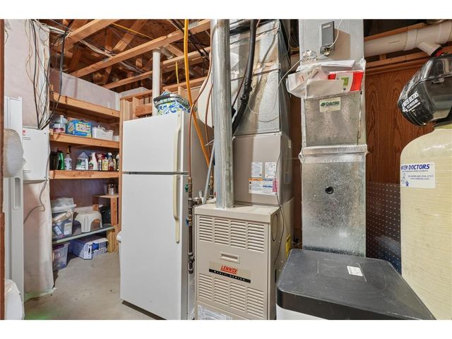 143 Heritage Trail, Houlton, WI 54082