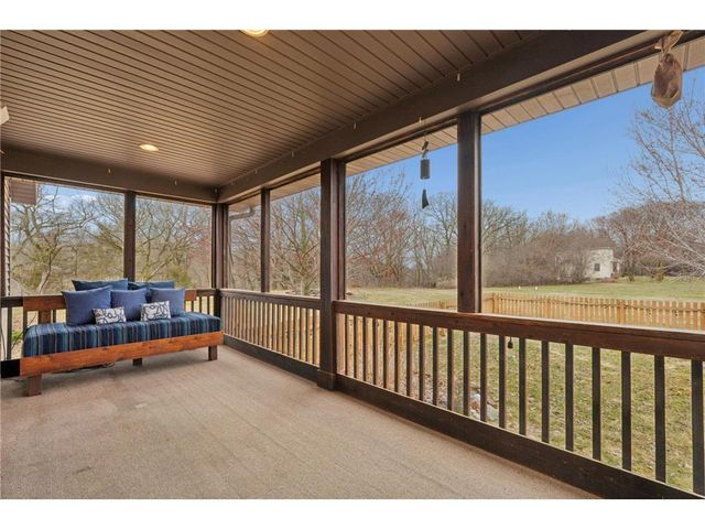 143 Heritage Trail, Houlton, WI 54082