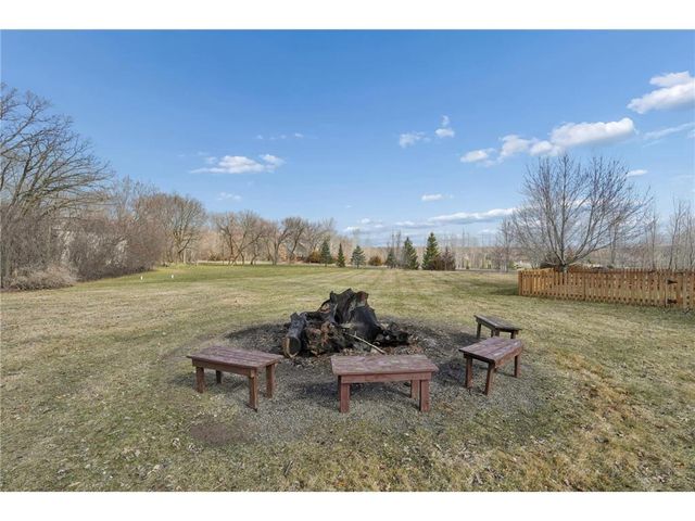 143 Heritage Trail, Houlton, WI 54082