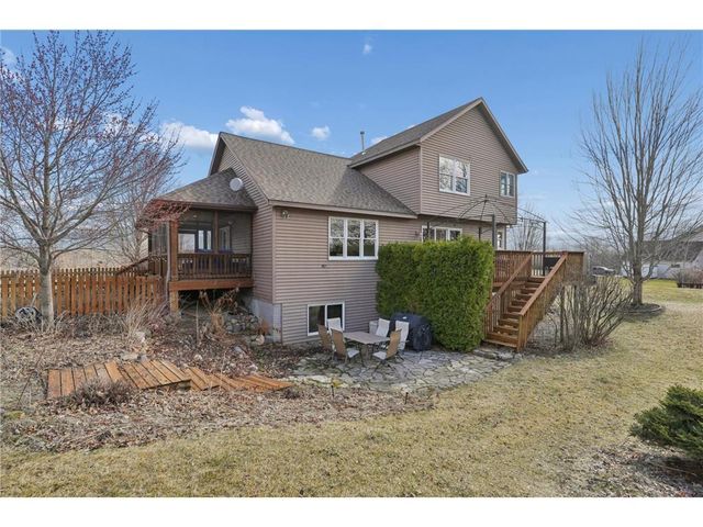 143 Heritage Trail, Houlton, WI 54082