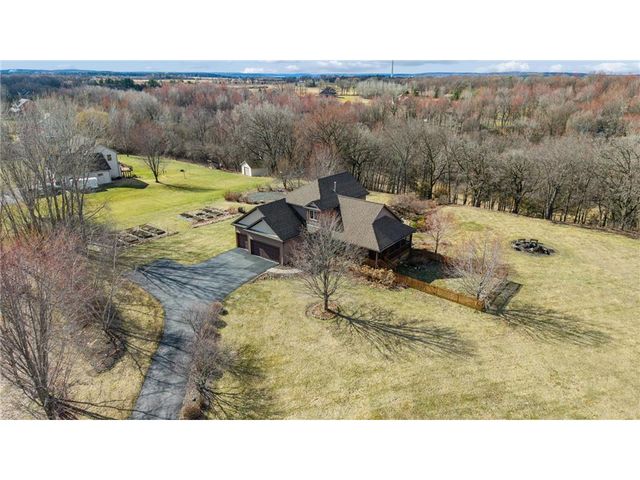 143 Heritage Trail, Houlton, WI 54082