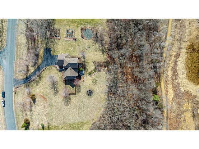 143 Heritage Trail, Houlton, WI 54082