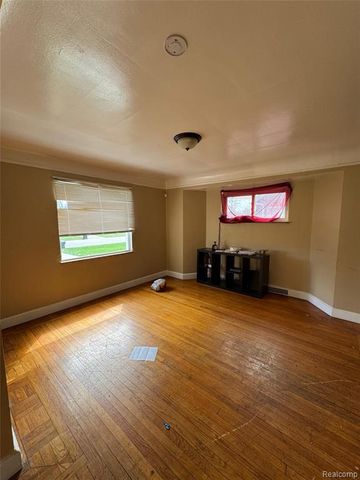 15501 Whitcomb Street, Detroit, MI 48227