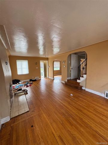 15501 Whitcomb Street, Detroit, MI 48227