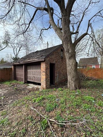 15501 Whitcomb Street, Detroit, MI 48227