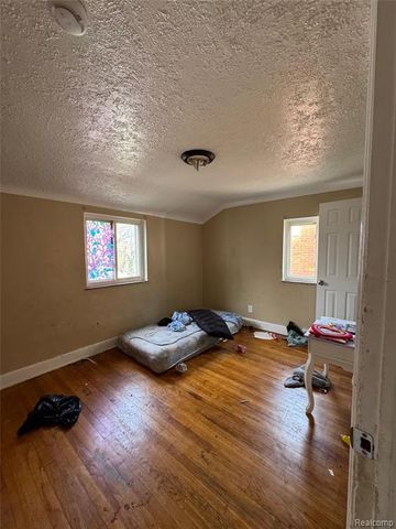 15501 Whitcomb Street, Detroit, MI 48227