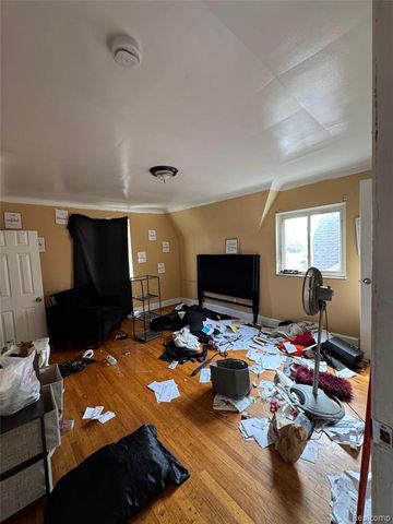 15501 Whitcomb Street, Detroit, MI 48227