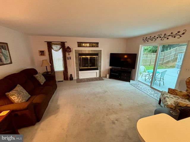 4 TROTTER CIR, Fredericksburg, VA 22407