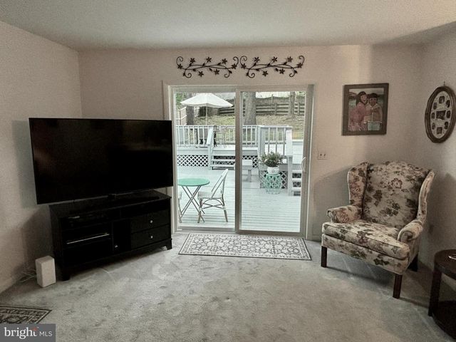 4 TROTTER CIR, Fredericksburg, VA 22407