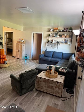 919 Golden West Ct, Tehachapi, CA 93561