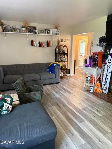 919 Golden West Ct, Tehachapi, CA 93561