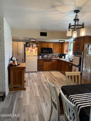 919 Golden West Ct, Tehachapi, CA 93561