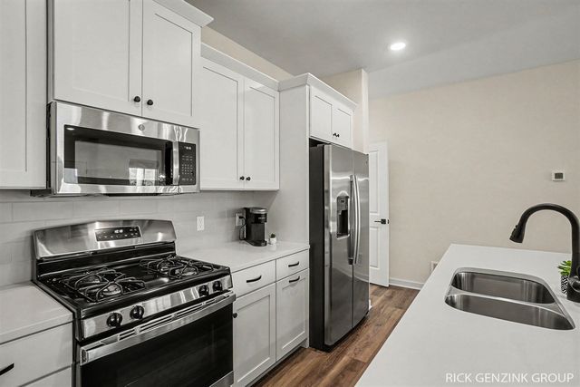 1993 N Shorewood Lane, Holland, MI 49423