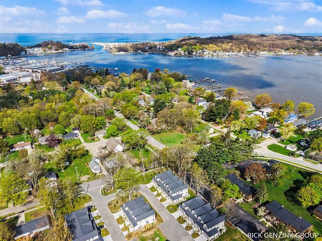 1993 N Shorewood Lane, Holland, MI 49423