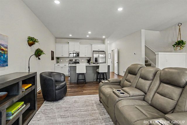1993 N Shorewood Lane, Holland, MI 49423