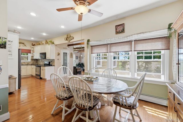 36 Sayville Road, Sound Beach, NY 11789