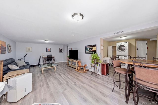 36 Sayville Road, Sound Beach, NY 11789