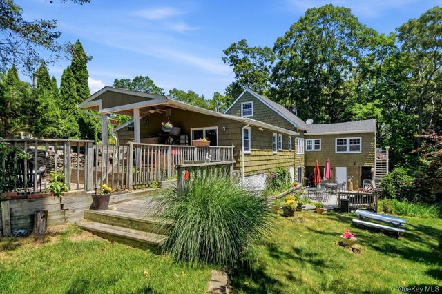 36 Sayville Road, Sound Beach, NY 11789