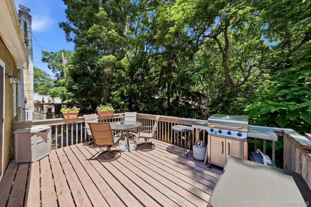 36 Sayville Road, Sound Beach, NY 11789