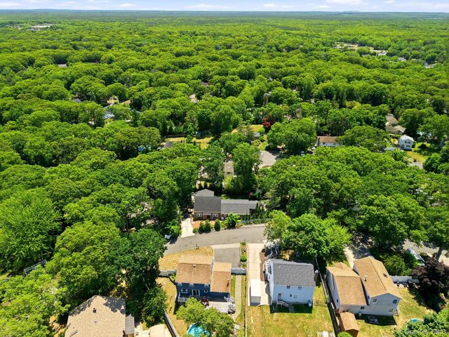 36 Sayville Road, Sound Beach, NY 11789