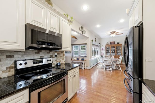 36 Sayville Road, Sound Beach, NY 11789