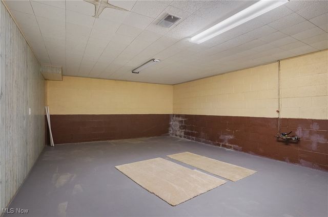 1402 Clinton Street, Niles, OH 44446