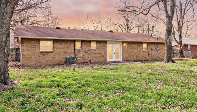 2106 Ina Avenue, Springdale, AR 72762