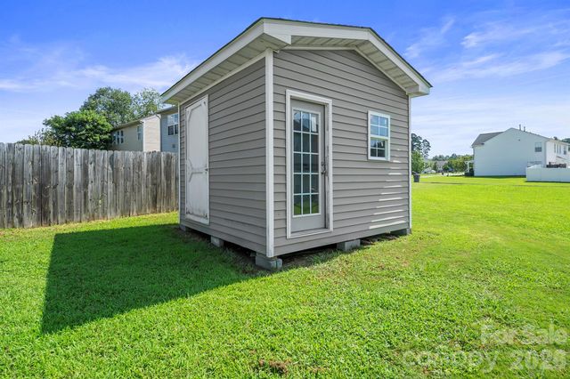 2015 Mallard Pointe Drive, Kannapolis, NC 28083