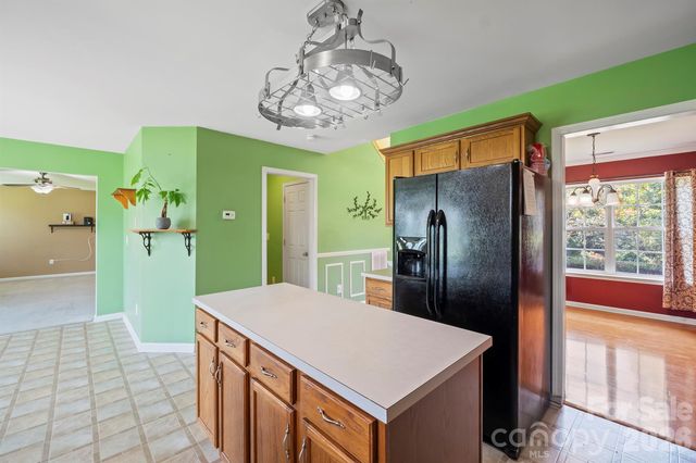 2015 Mallard Pointe Drive, Kannapolis, NC 28083