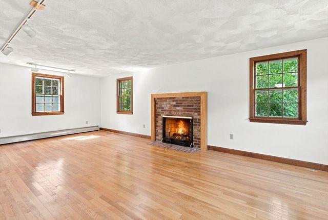 4 Dundas Avenue, Andover, MA 01810