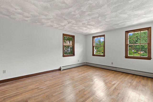 4 Dundas Avenue, Andover, MA 01810