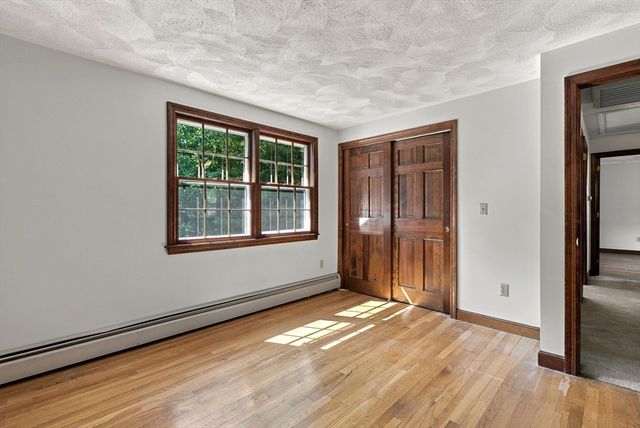 4 Dundas Avenue, Andover, MA 01810