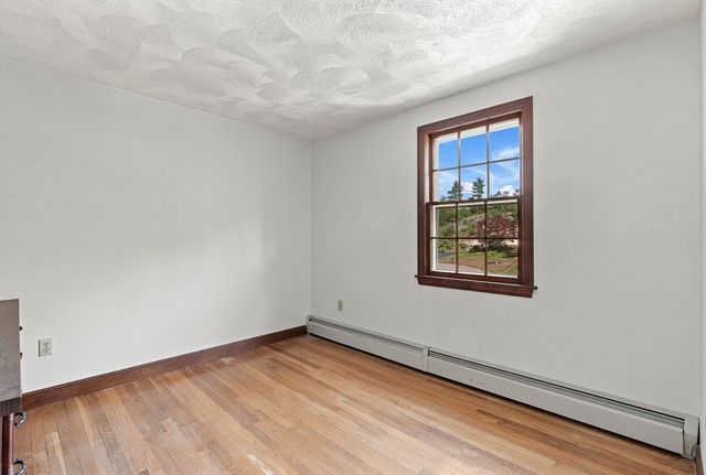 4 Dundas Avenue, Andover, MA 01810