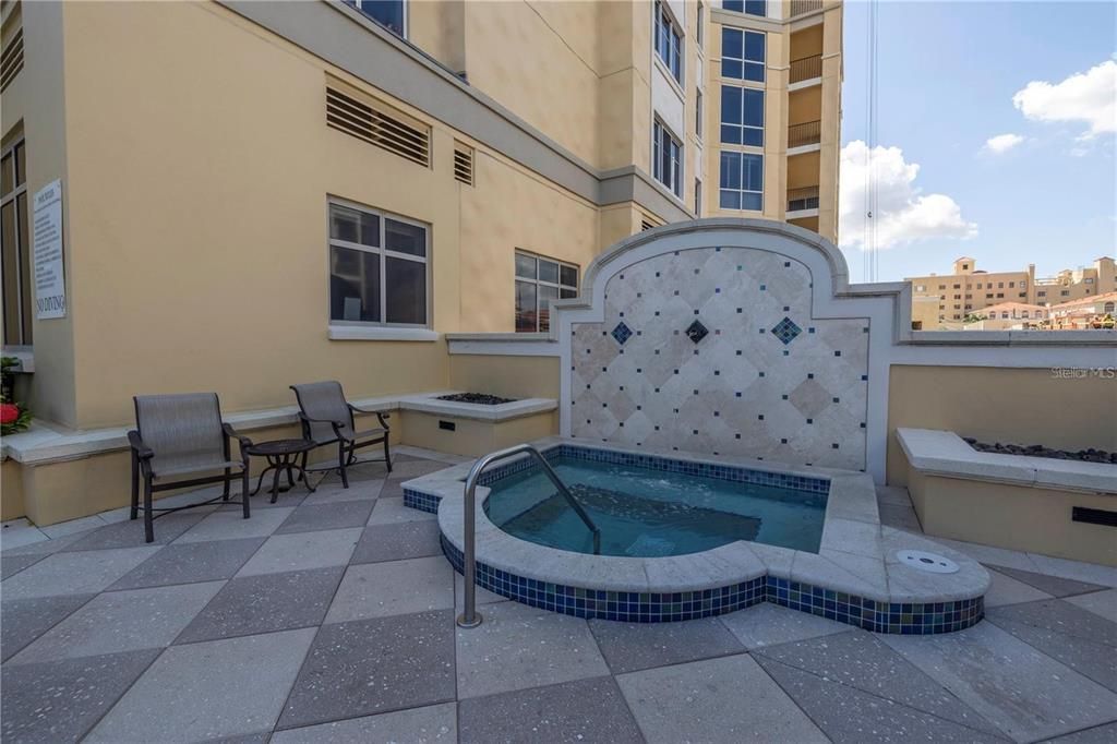 Image 28 of property listing at 300 BEACH DRIVE NE 2301, St Petersburg, FL 33701
