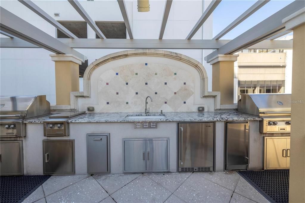 Image 31 of property listing at 300 BEACH DRIVE NE 2301, St Petersburg, FL 33701