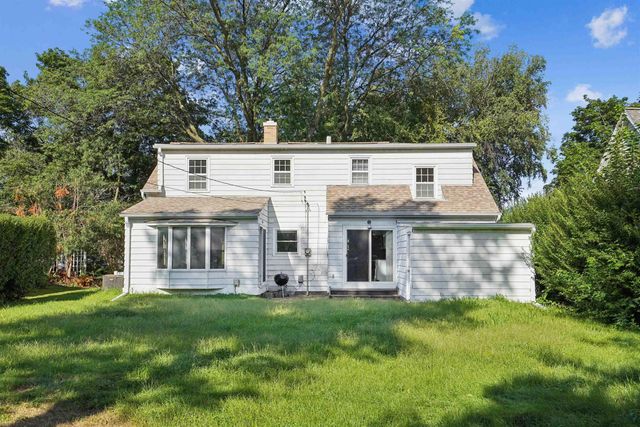 219 Berkshire Road, Waterloo, IA 50701