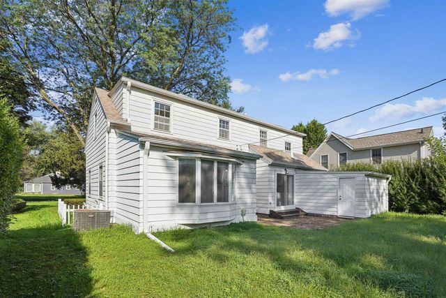 219 Berkshire Road, Waterloo, IA 50701