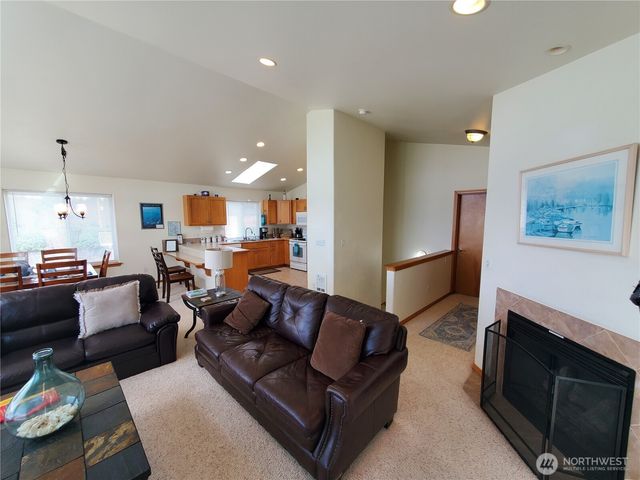 16 Ocean Boulevard, Ocean City, WA 98569