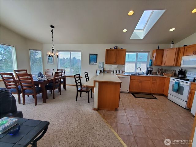 16 Ocean Boulevard, Ocean City, WA 98569