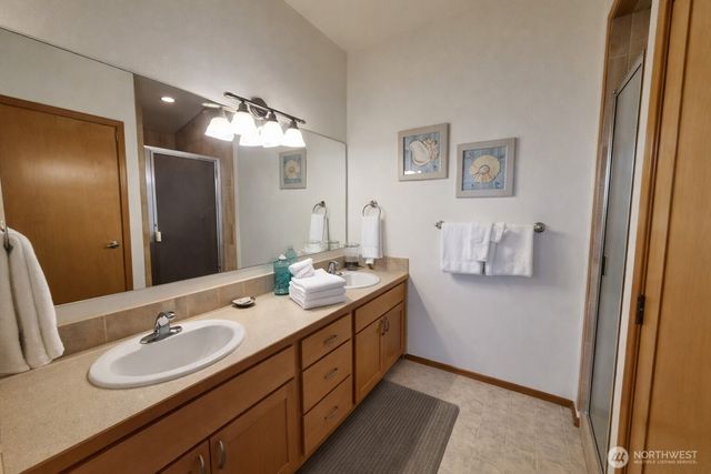 16 Ocean Boulevard, Ocean City, WA 98569