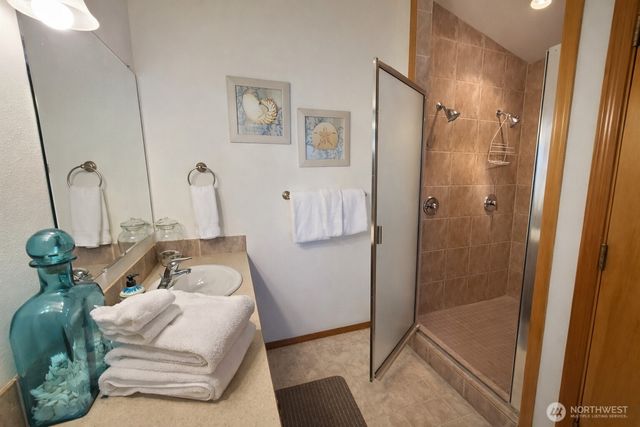 16 Ocean Boulevard, Ocean City, WA 98569