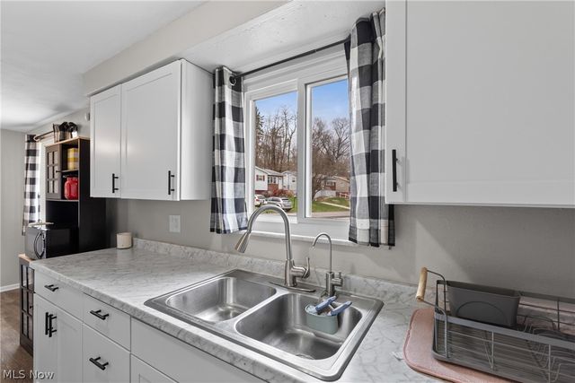 112 Parkview Drive, Wintersville, OH 43953