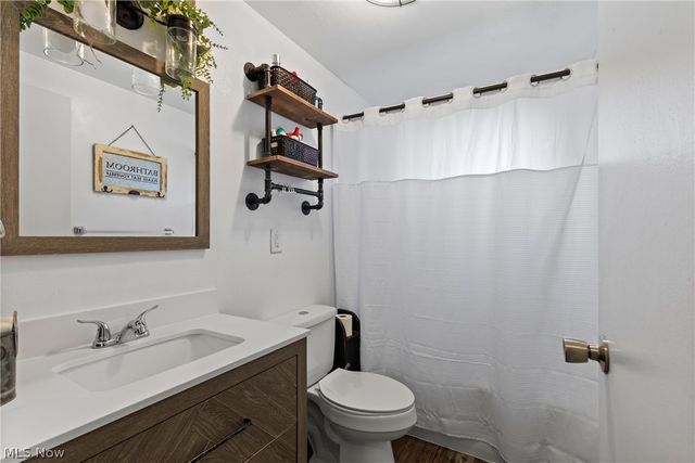 112 Parkview Drive, Wintersville, OH 43953