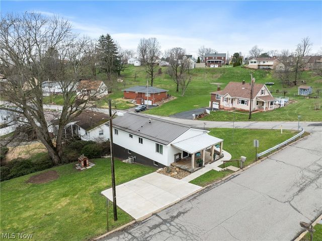 112 Parkview Drive, Wintersville, OH 43953