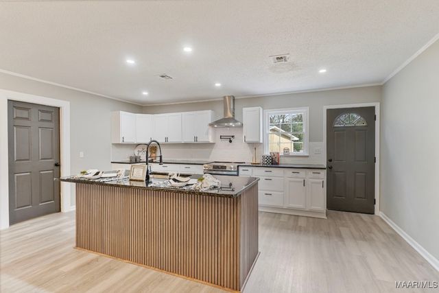 1110 Deramus Court, Prattville, AL 36066