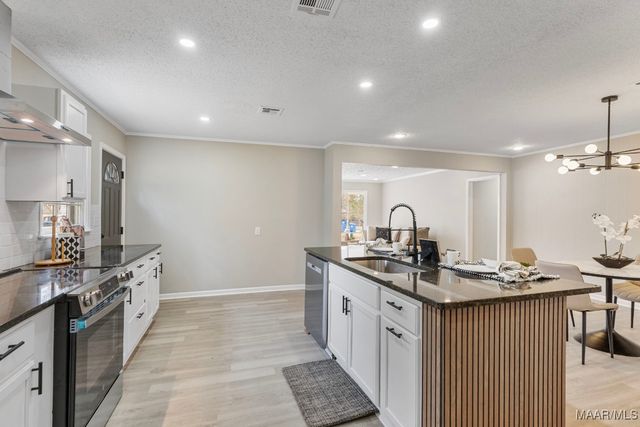 1110 Deramus Court, Prattville, AL 36066